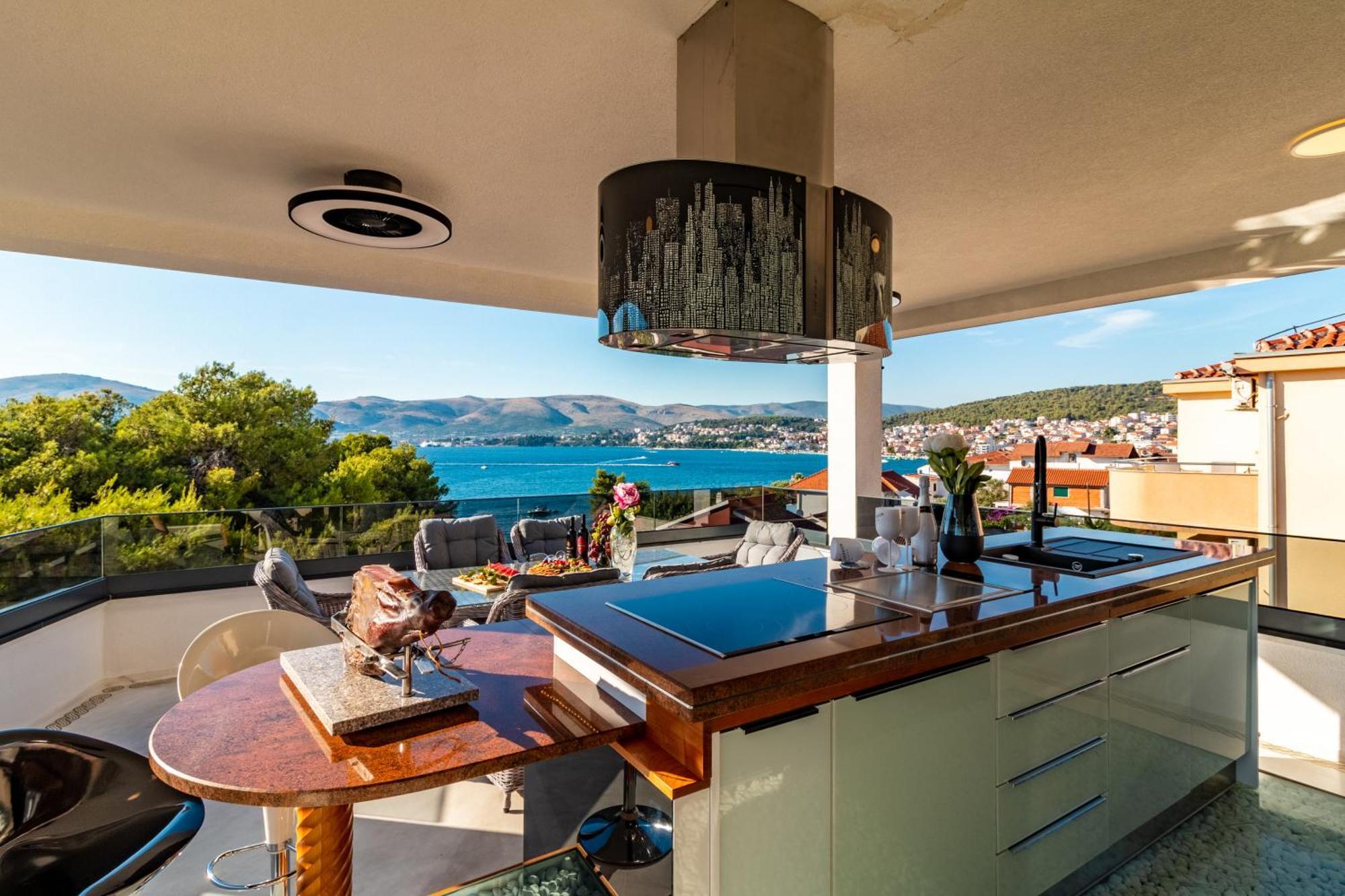 Beach Villa Valentina トロギール 部屋 写真